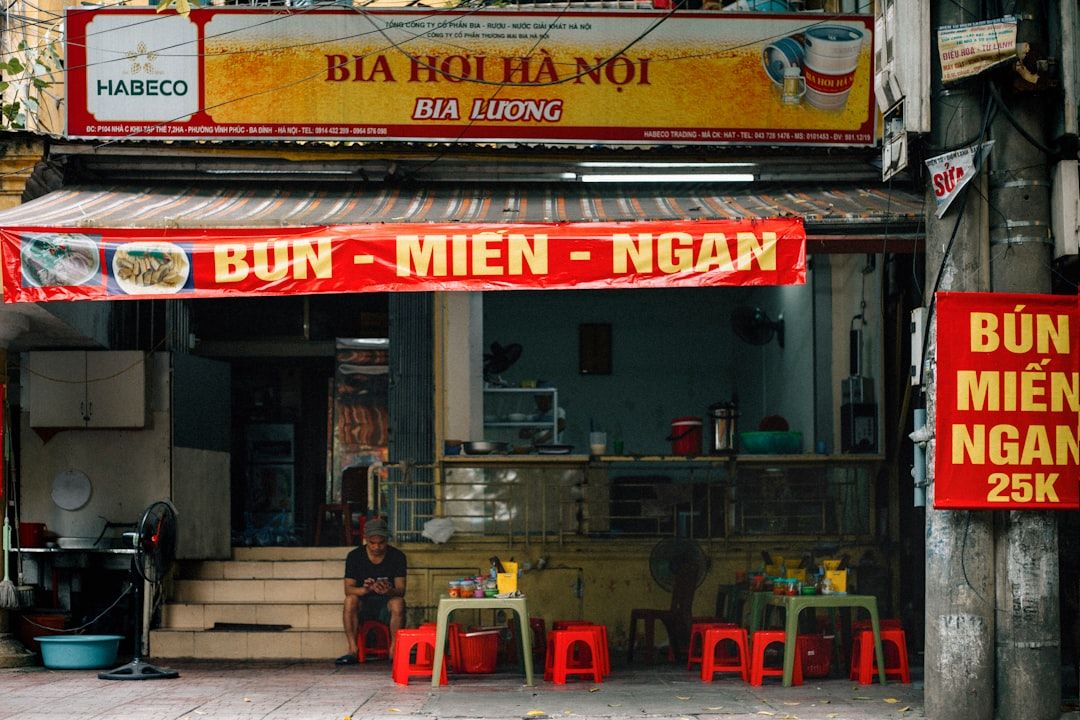 What needs no guide in Hanoi