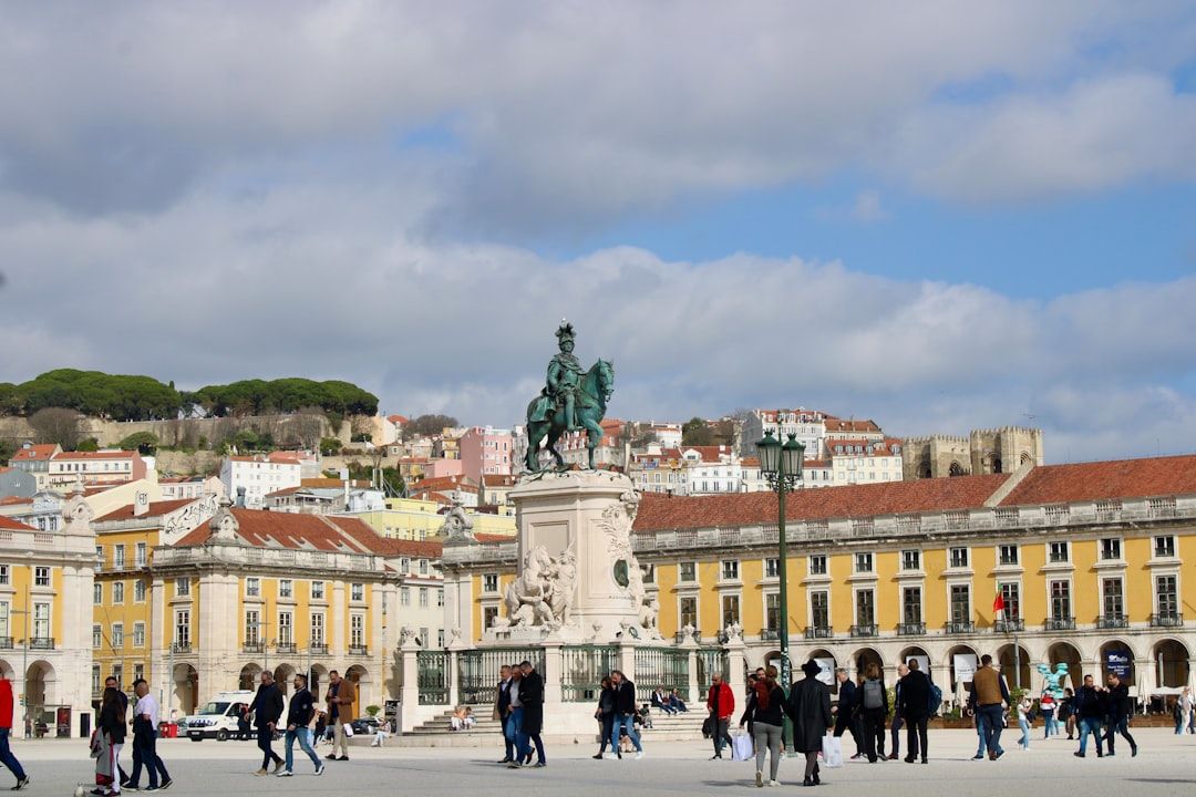 How free walking tours actually work in Lisbon