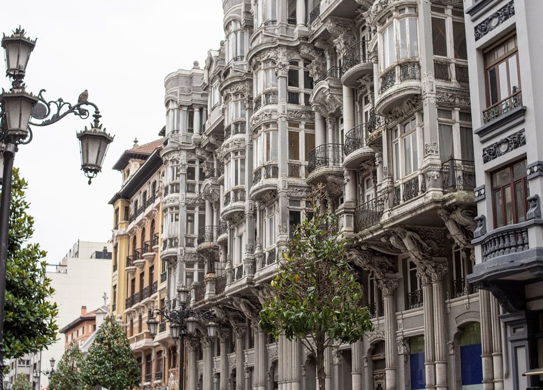 The seasonal inversion in Oviedo